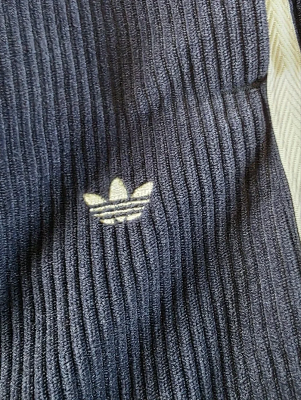 Adidas Men’s Dark Blue Corduroy Drawstring Shorts with Side Stripe Sz Small